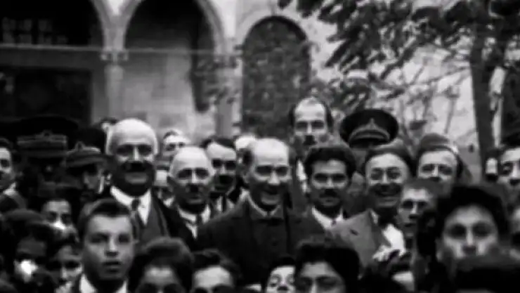 Atatürk'ün 1930 Kayseri Lisesi ziyareti