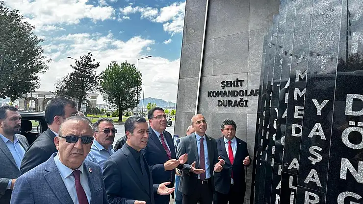 Bağcıoğlu ve Genç, 'Şehit Komandolar Durağı'nda