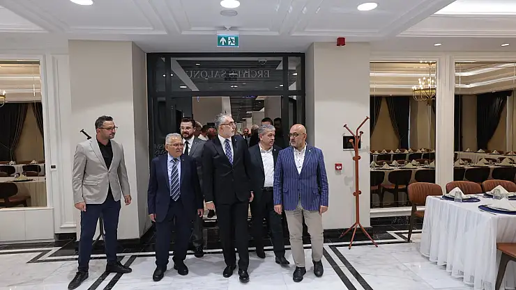 Bakan Işıkhan'dan mutfak sanatları merkezi'ne övgü