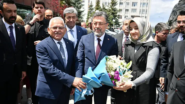 Bakan Yumaklı'dan Büyükkılıç'a tarım teşekkürü