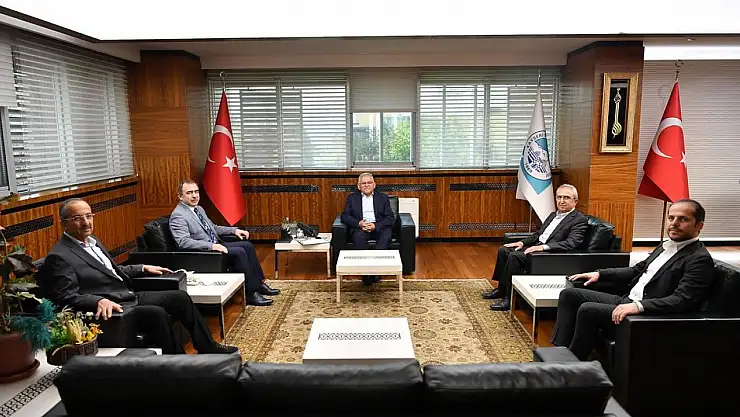 Başkan Büyükkılıç'a, berberler ve kuaförler odası'ndan ziyaret