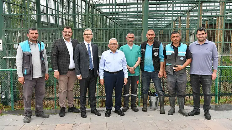 Başkan Büyükkılıç, hayvanat bahçesini ziyaret etti