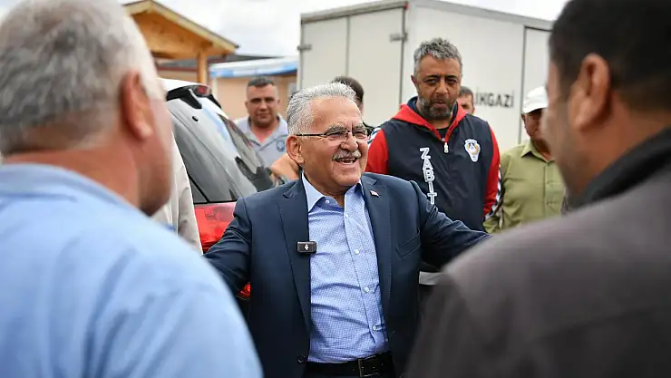 Başkan Büyükkılıç Kurban pazarı'nda vatandaşlarla buluştu