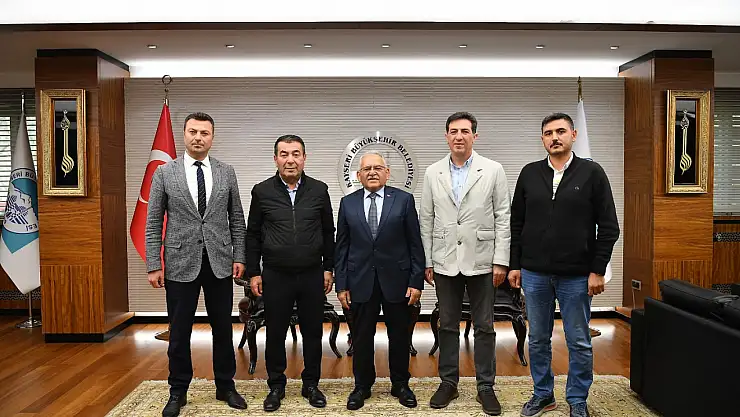 Başkan Büyükkılıç, misafirlerini makamında ağırladı