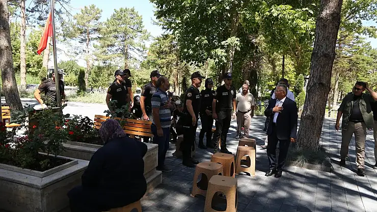 BAŞKAN BÜYÜKKILIÇ, ŞEHİT POLİS ULUÇAY'I MEZARI BAŞINDA ANDI