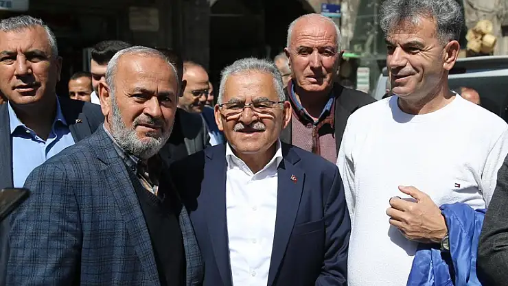 BÜYÜKKILIÇ, MELİK MEHMET GAZİ TÜRBESİ'Nİ ZİYARET ETTİ