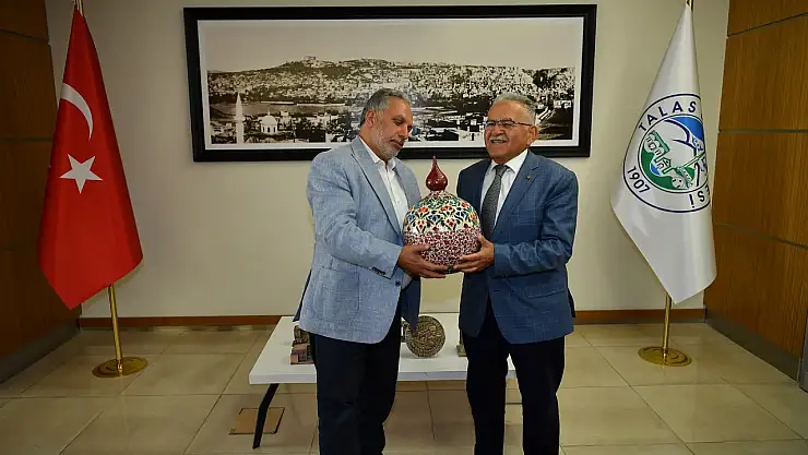 Başkan Büyükkılıç, Talas'ta ilçe gelişim toplantısı yaptı