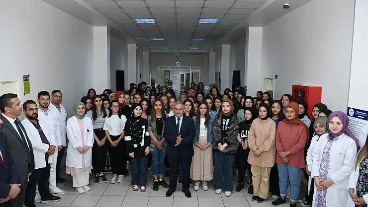 Başkan Büyükkılıç'tan gençlere çağrı: Üniversiteler Şehri Kayseri'ye bekliyoruz