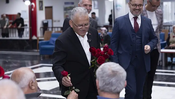 Başkan Büyükkılıç'tan huzurevi ziyareti: sizlerin hizmetkârıyız