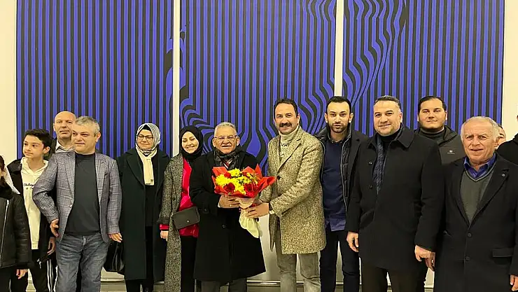 BAŞKAN BÜYÜKKILIÇ'A İSTANBUL HAVALİMANI'NDA SÜRPRİZ KARŞILAMA