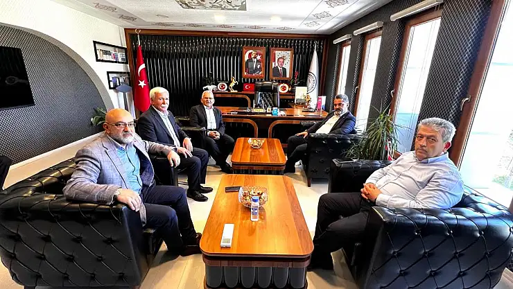Başkan Büyükkılıç'tan Pınarbaşı Belediyesi'ne Ziyaret