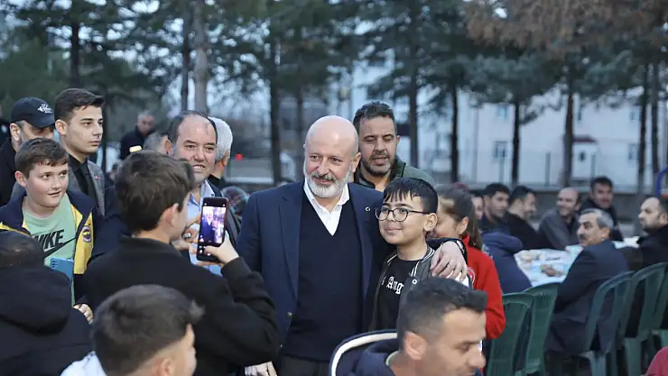 Başkan Çolakbayrakdar erkilet'te iftar yaptı