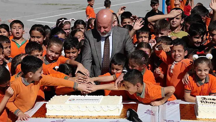 Başkan Çolakbayrakdar miniklerle buluştu
