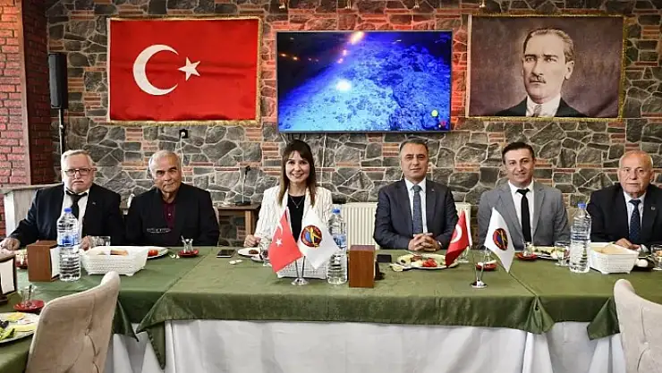 Başkan Nergiz Karaağaçlı Öztürk muhtarlarla buluştu