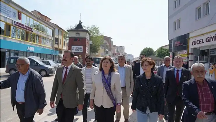 Başkan Ünlüce ilçe ilçe dolaşıyor