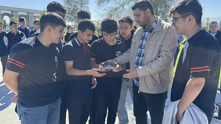 Kayseri'de öğrencilere Drone ve CBS eğitimi