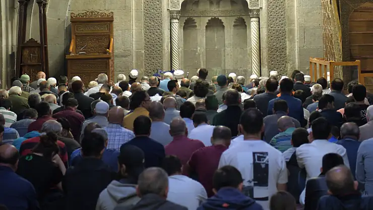 BAYRAM NAMAZI
