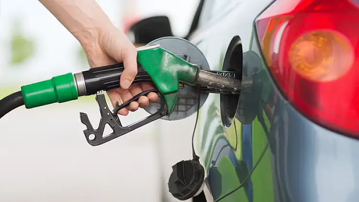 Benzine zam geldi