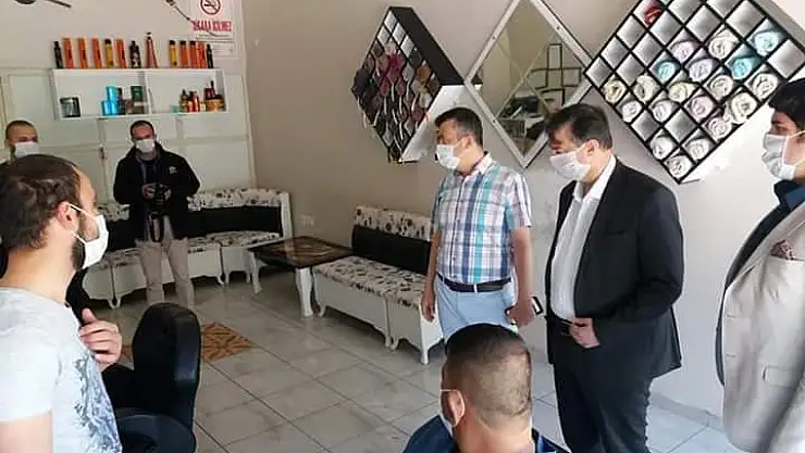 Berberler kuaförler açıldı