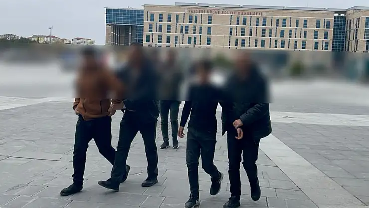 Bıçaklı kavgada bir çocuk öldü, şüpheliler adliyede