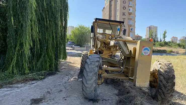 BOŞ ALANLARIN TEMİZLİĞİ YAPILIYOR