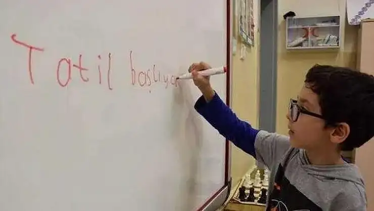 Bugün son ders zili çalıyor ara tatil başlıyor