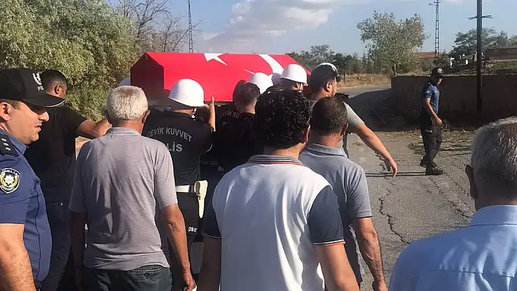 Bünyanlı polis memuru son yolculuğuna uğurlandı.