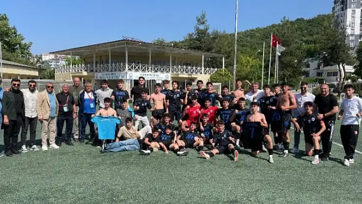 Bursa'da Gemlik Belediyespor U-17 Elit Lig şampiyonu!