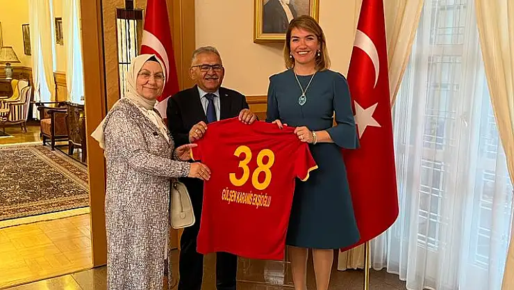 BÜYÜKKILIÇ BAŞKANLIĞINDAKİ KAYSERİ HEYETİ MACARİSTAN'DA