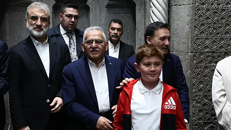 Büyükkılıç, Bayramda Kayserililerle bayramlaştı