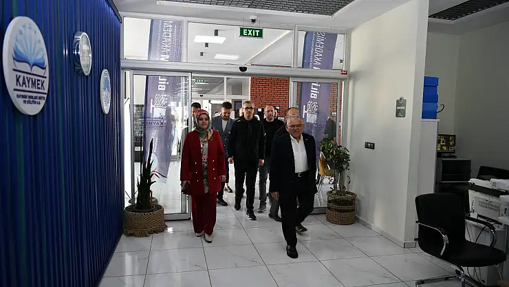 Büyükkılıç, bilişim gençleriyle buluştu