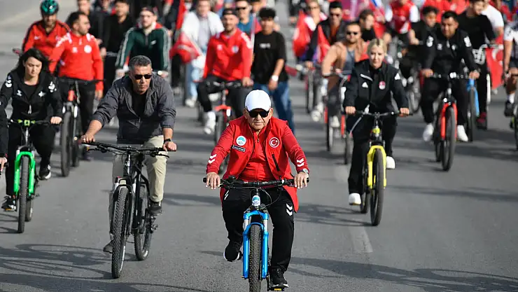 Büyükkılıç, Cumhuriyet için pedalladı