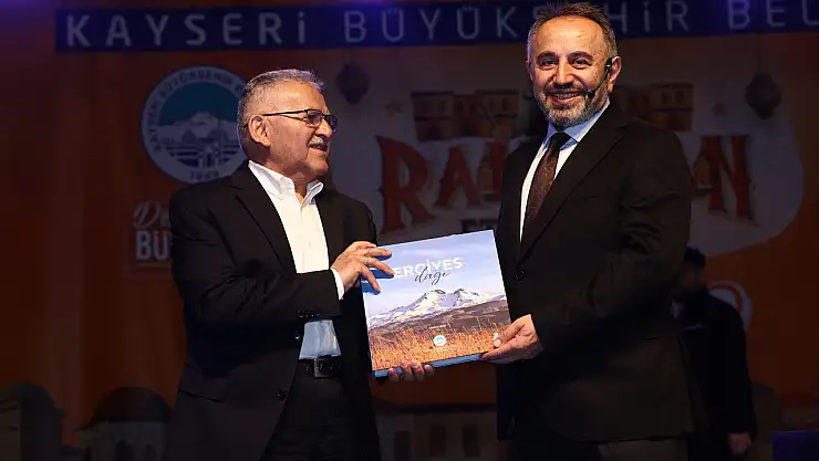 Büyükkılıç, Ramazan'da Kayserililerle bir araya geldi