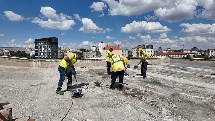 Büyükşehir'den Tacettin katlı Otoparkı'na çatı yenileme