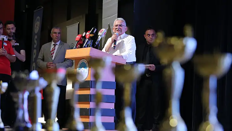 Büyükşehir'in yıldızları sahneye çıktı