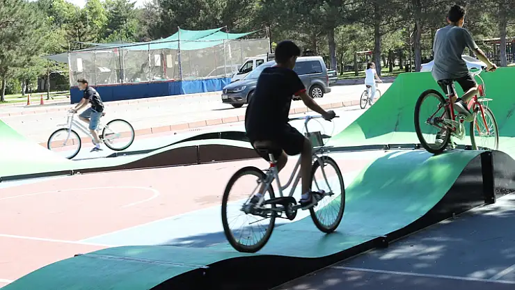 BÜYÜKŞEHİR'DEN KAYSERİ'YE 'BİSİKLET PARKURU'