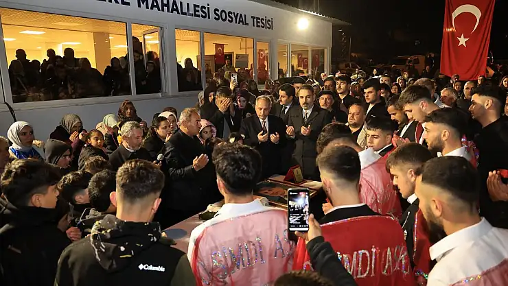 ÇATAKDERELİ GENÇLER ASKERE UĞURLANDI