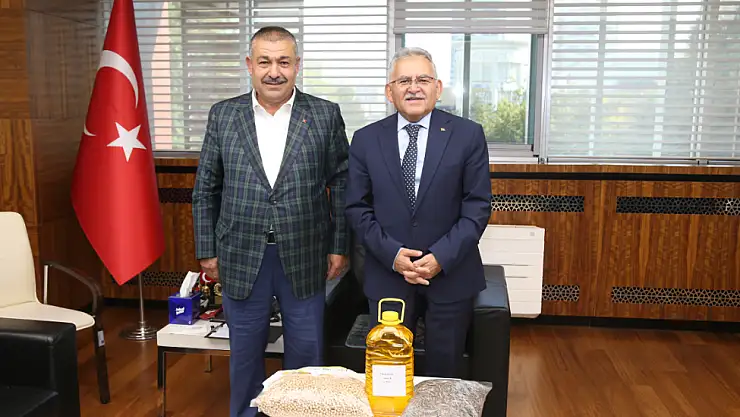 ÇİFTÇİ DOSTU BÜYÜKKILIÇ'IN DAĞITTIĞI TOHUMLAR ÜRÜNLERİNİ VERDİ