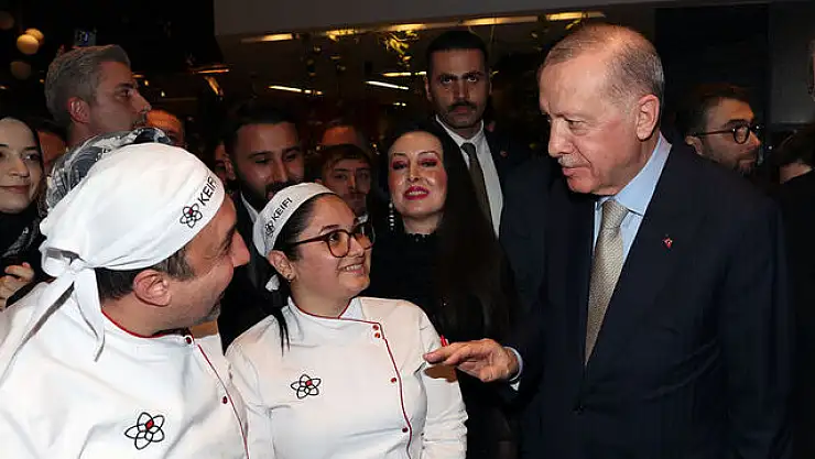 Cumhurbaşkanı Erdoğan, kafede vatandaşlarla buluştu