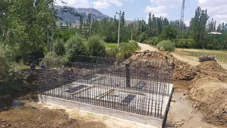 Değirmendere'de köprü çalışması devam