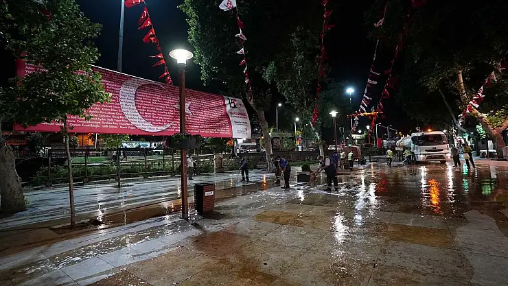 Demokrasi Meydanı dezenfekte