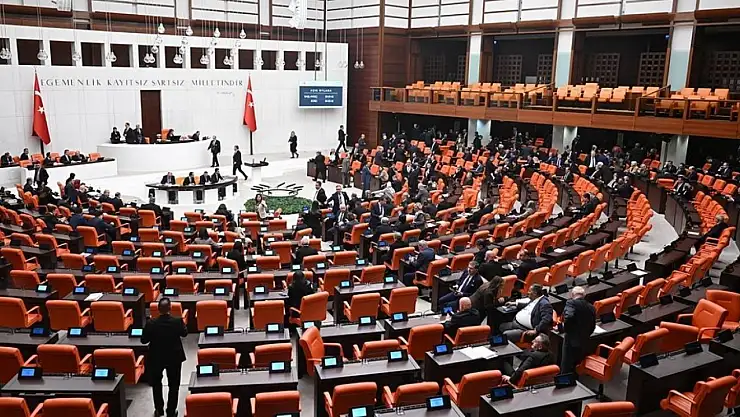 Emeklilerin bayram ikramiyesi 4 bin lira oldu