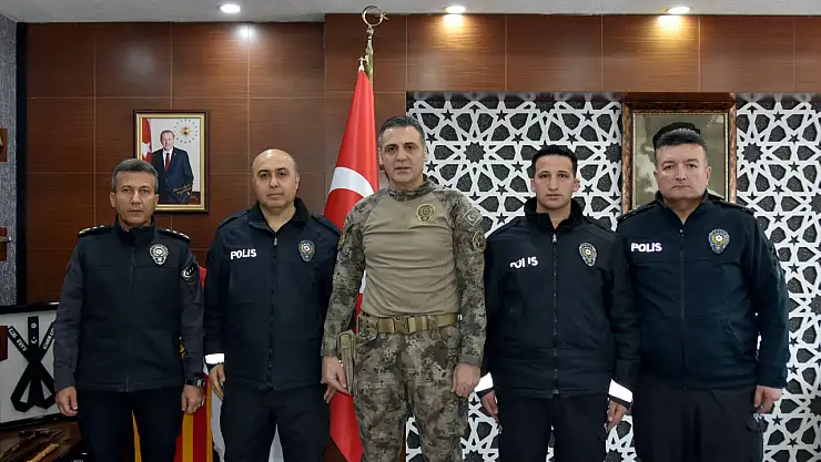 Emniyet müdürü Atanur Aydın, devriye ekiplerini tebrik etti