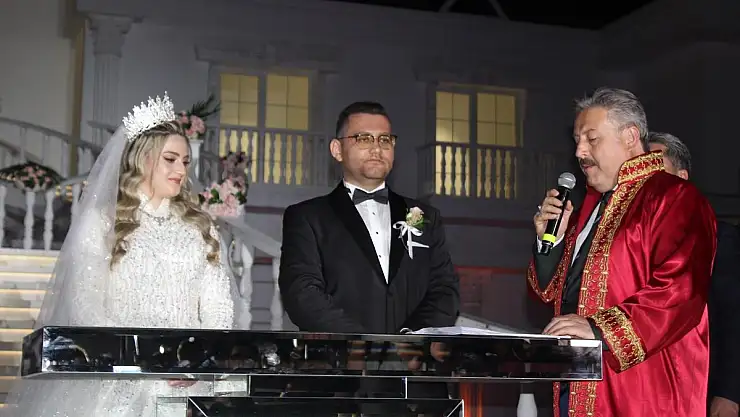 Enes Büyükkılıç evlendi