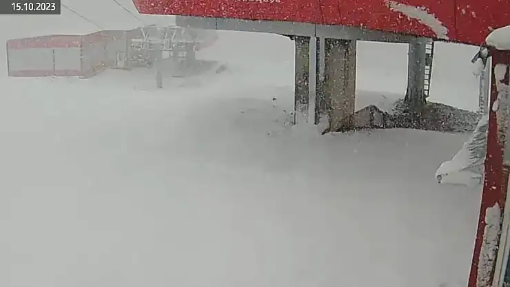 Erciyes Kayak Merkezi beyaza büründü