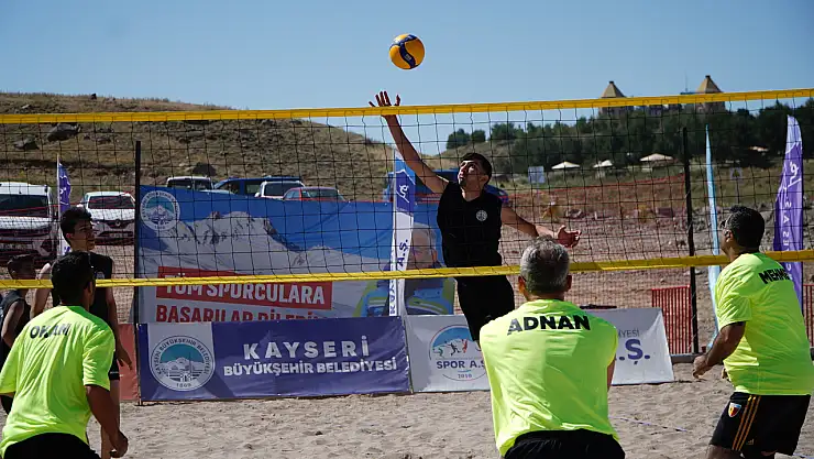 Erciyes'te 'En Havalı Voleybol Turnuvası' başladı
