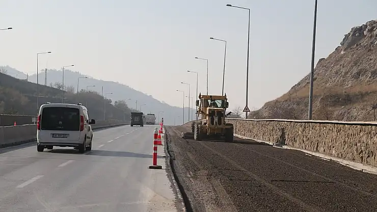 Fatih Sultan Mehmet Bulvarı'nın asfalt yenileme