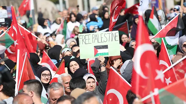 Filistin'de Bebekler Ölüyor