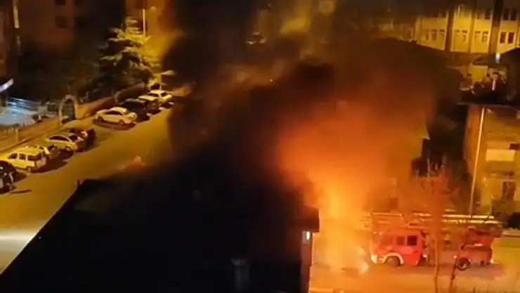 Gece binadan çıkan yangında bir kişi etkilendi