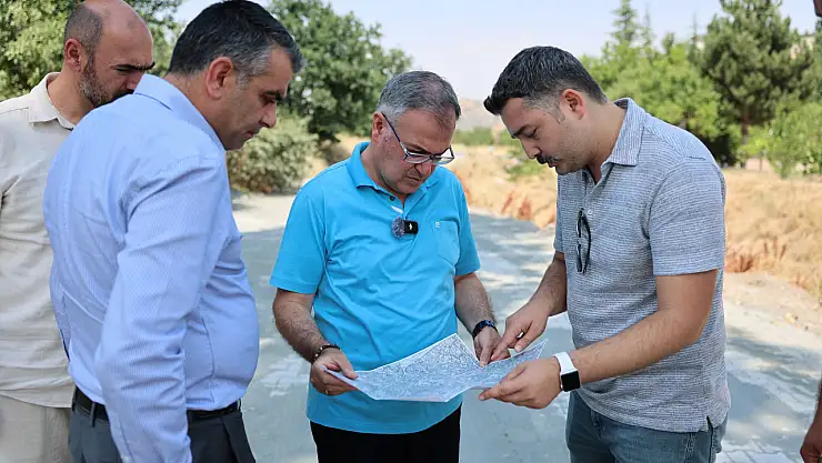 Hacılar'da kilitli parke yol çalışmaları hız kesmeden devam ediyor